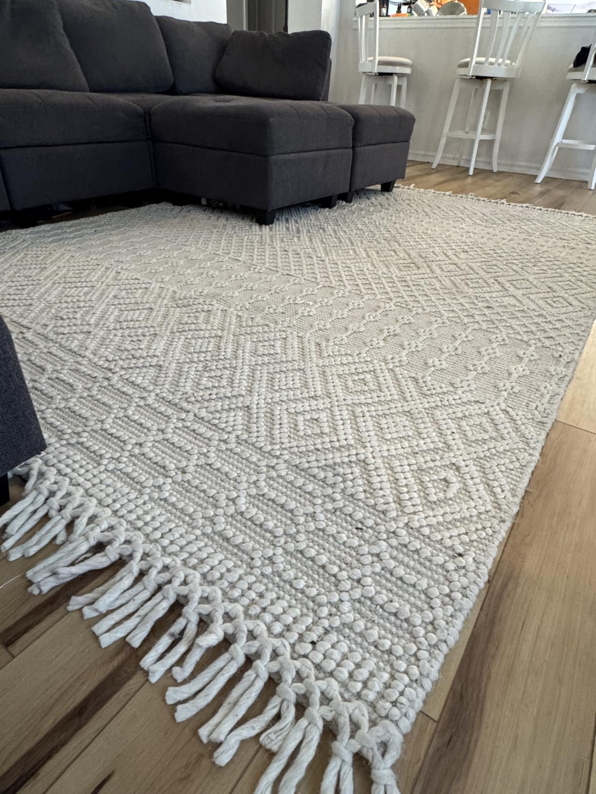 SAFAVIEH Area Rug 8x10 - Natura Collection - Large - Ivory, Handmade Wool, Moroccan Boho Fringe Design, Ideal for Living Room, Bedroom, Dining Space (NAT852B) customer photo 1