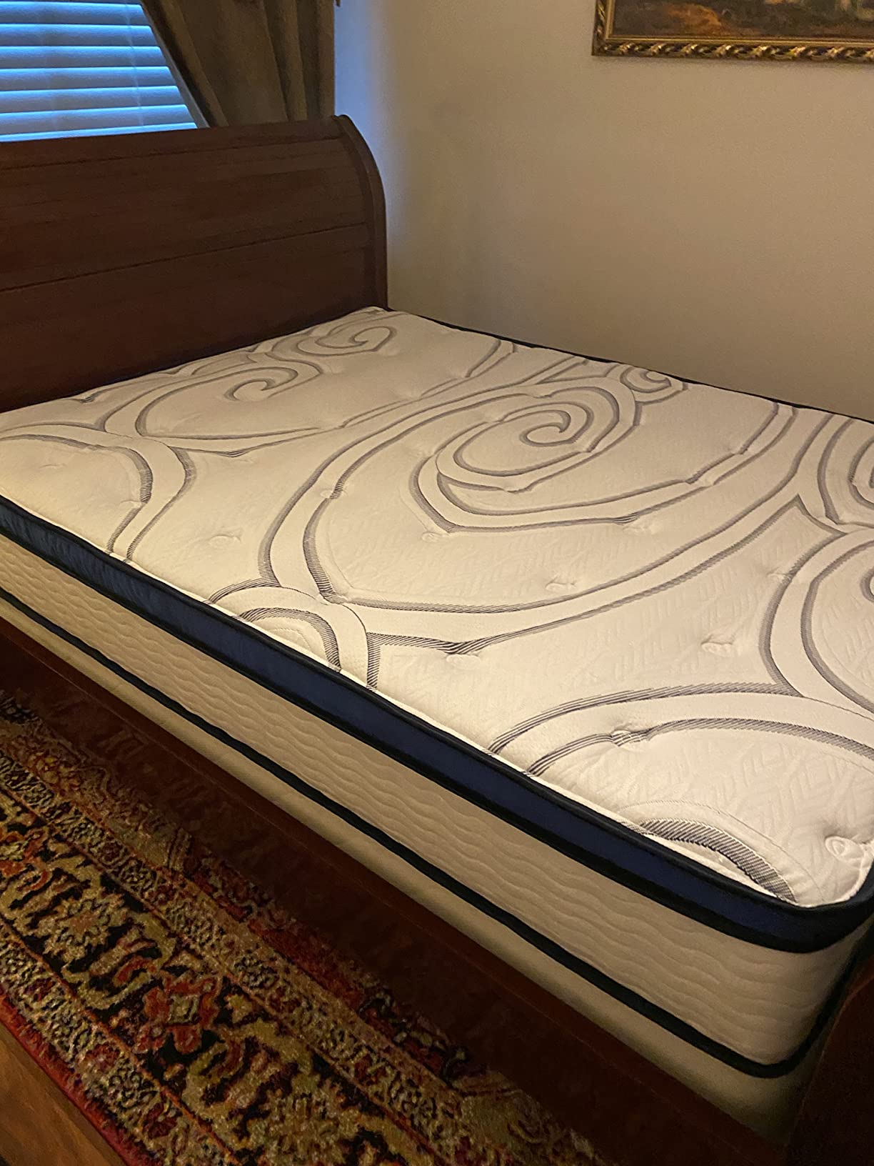 Vibe Quilted Hybrid Mattress, 12-Inch Innerspring and Pillow Top Gel Memory Foam Mattress, Fiberglass Free, CertiPUR-US Certified Bed in a Box, Full, White customer photo 1