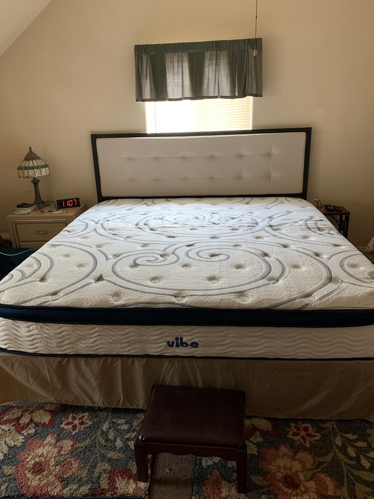 Vibe Quilted Hybrid Mattress, 12-Inch Innerspring and Pillow Top Gel Memory Foam Mattress, Fiberglass Free, CertiPUR-US Certified Bed in a Box, Full, White customer photo 2