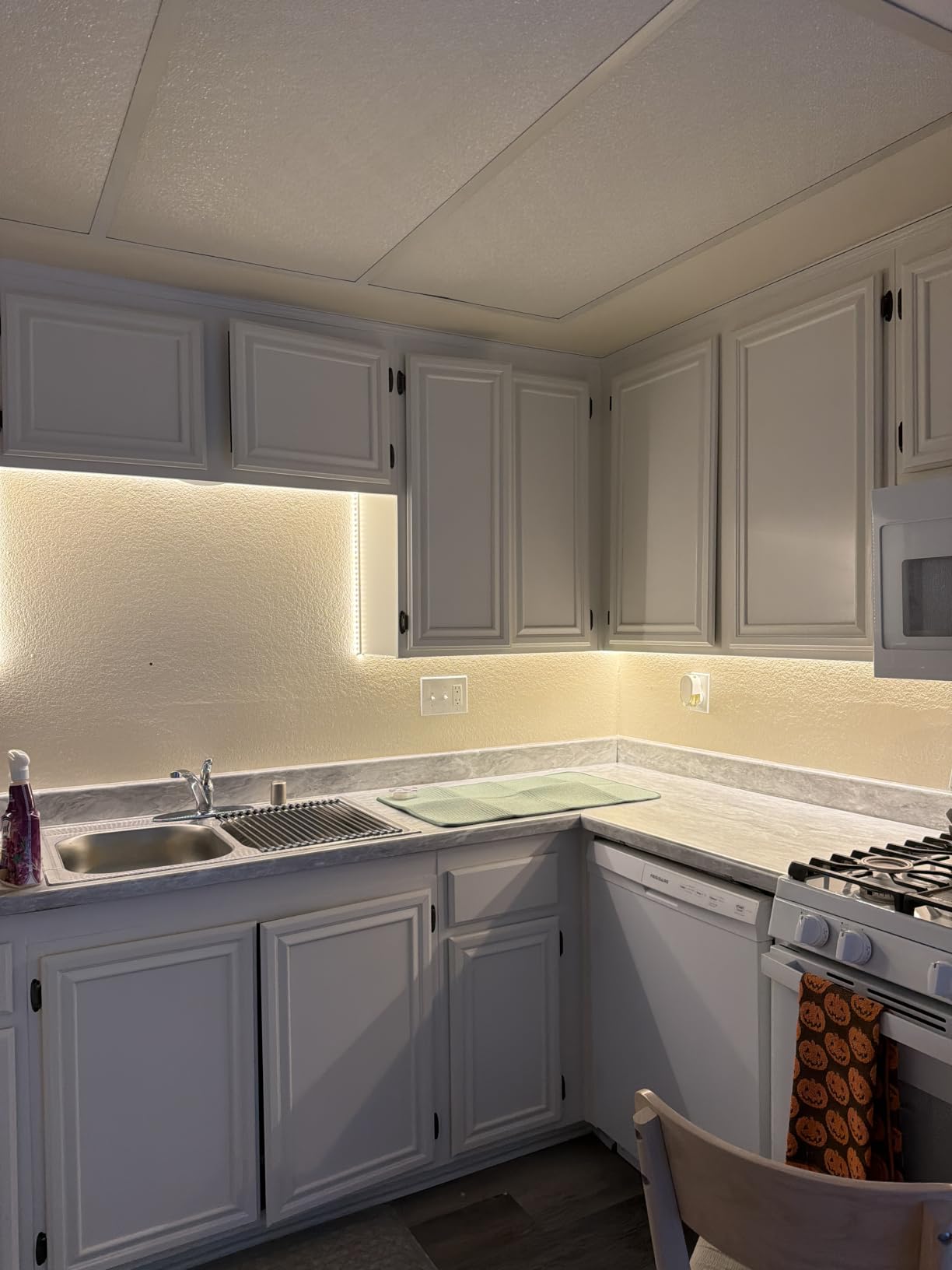 Govee Warm White LED Strip Lights 16.4ft with Control Box, 3000K, Dimmable customer photo 1