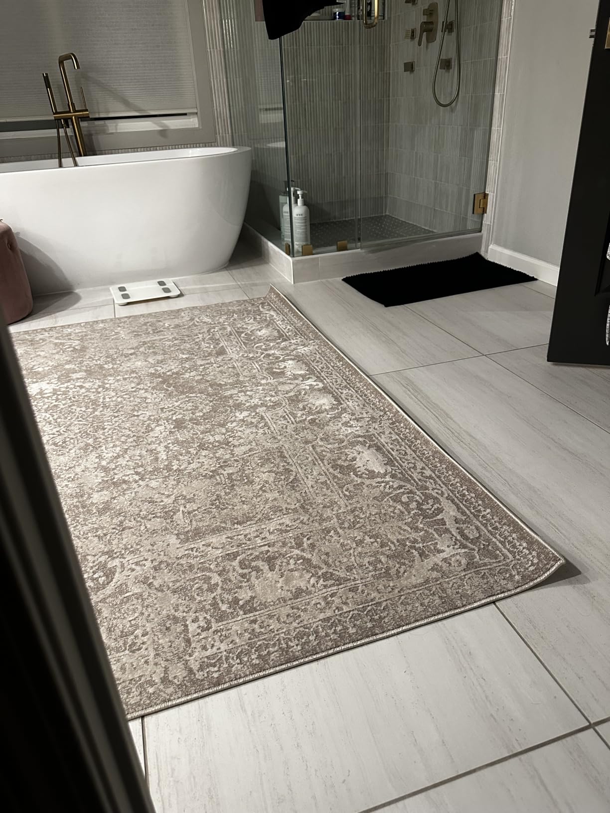 SAFAVIEH Area Rug 9x12 - Evoke Collection - Large - Ivory & Taupe, Distressed Design, Non-Shedding & Easy to Clean, Ideal for Living Room, Bedroom, Dining Space (EVK256E) customer photo 2