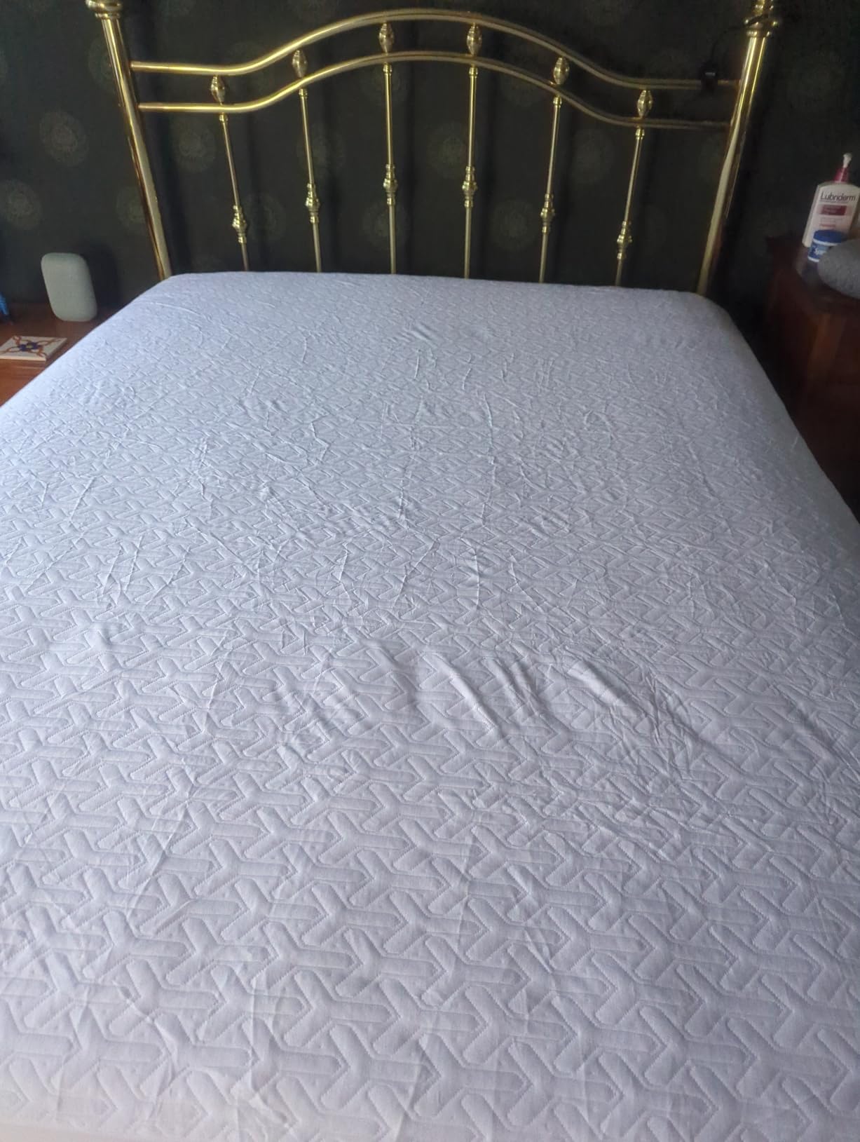 Premium Queen Size Mattress Protector Waterproof Cooling (White,60