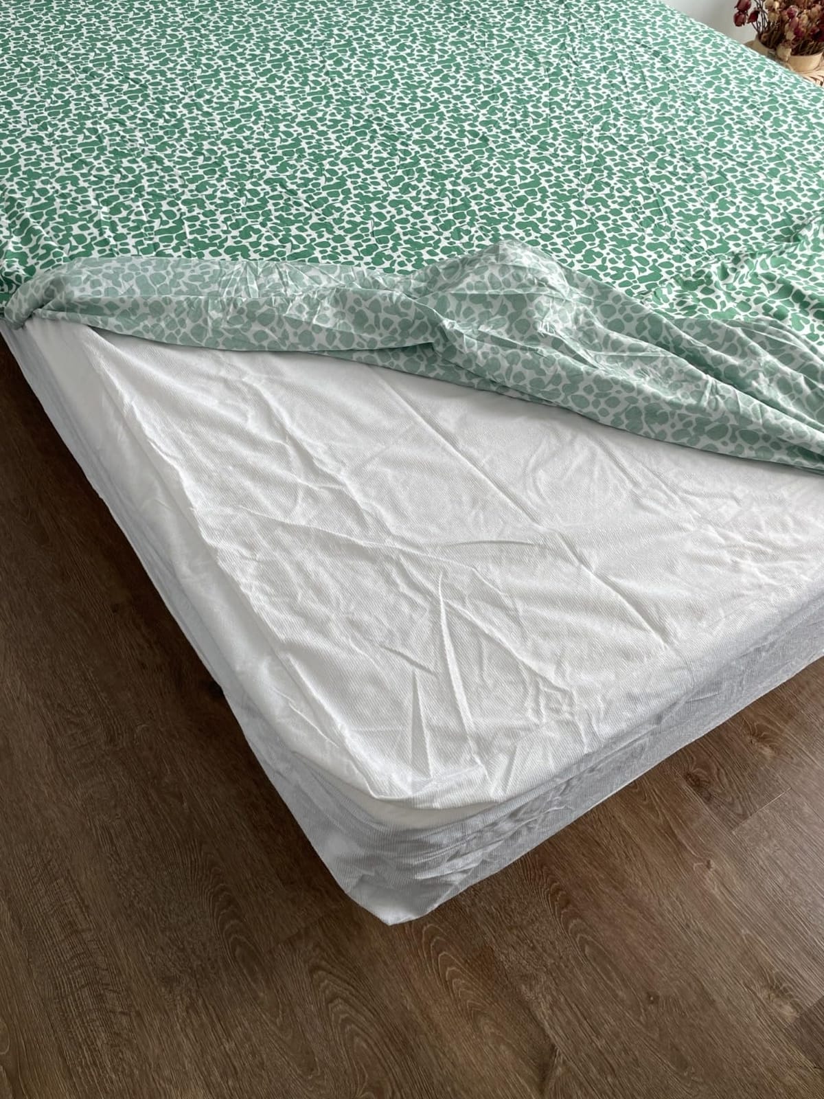Queen Mattress Protector Zippered,Soft Terry Surface Mattress Encasement customer photo 2
