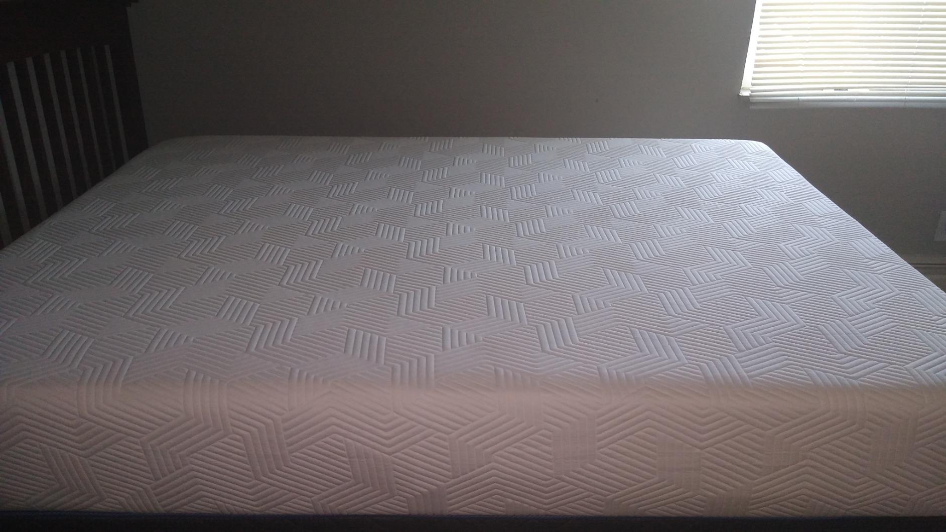 Lucid 10 Inch Memory Foam Mattress - Medium Feel - Infused with Refreshing Bamboo Charcoal and Cooling Gel - Bed in a Box - Temperature Regulating - Short Queen Size - RV or Camper Van Size customer photo 2