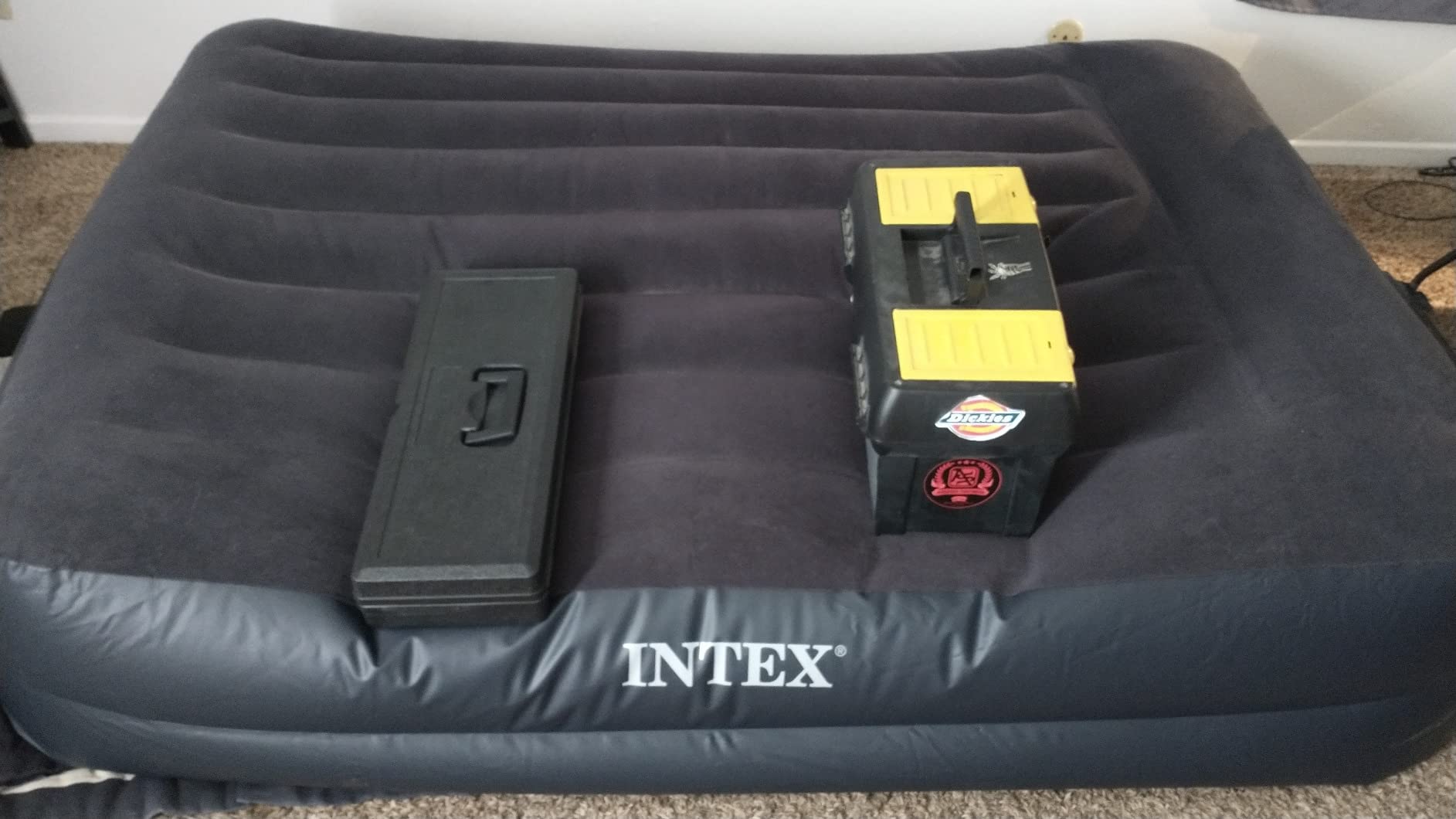 Intex Raised Airbed Mattress with Built-in Pump, Dura-Beam Plus Pillow, Twin - Portable Inflatable Luxury Blow-Up Bed for Adults, Camping, Guests customer photo 1