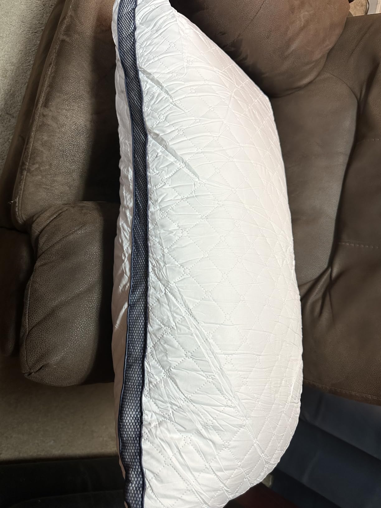 Meoflaw Gusseted Standard Size Bed Pillows Set of 2, Luxury Hotel Pillows customer photo 2