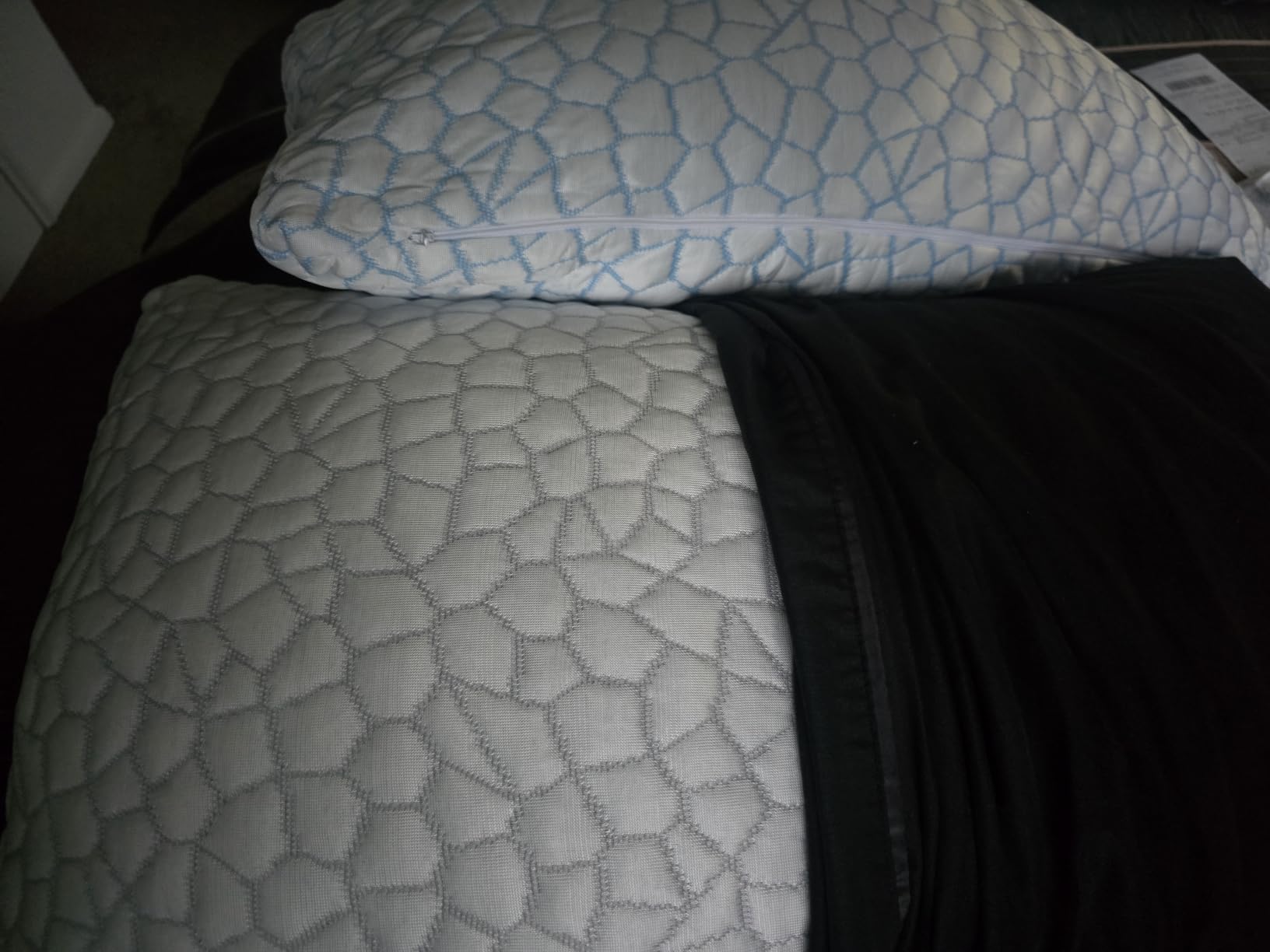 QUTOOL Cooling Pillow for Sleeping, CertiPUR-US Shredded Memory Foam King Pillows Set of 2, Cool Pillow for Hot Sleepers Adjustable Firm Pillow for Side, Back, Stomach Sleepers Soft Yet Support, White customer photo 2