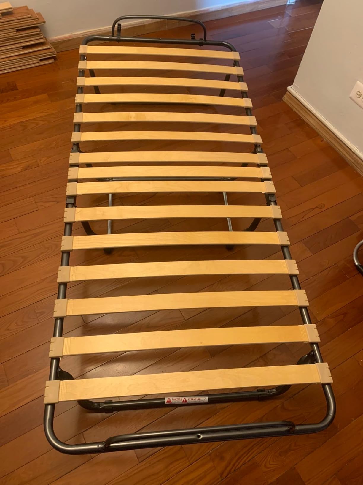 Giantex Folding Bed with Mattress, Rollaway Guest Bed w/ 4 Inch Memory Foam Mattress, Sturdy Metal Frame, Portable Bed Cot Size Easy to Store, Foldable Beds for Adults, Made in Italy customer photo 2