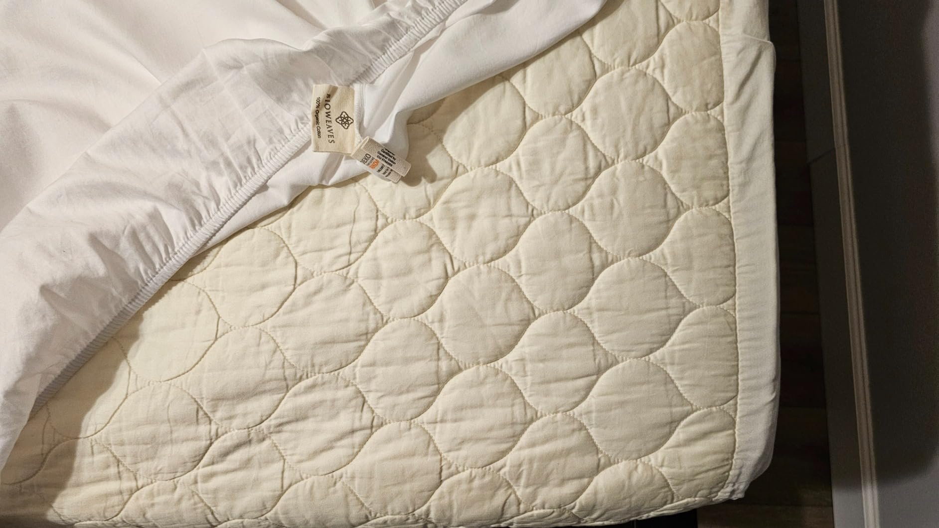 Bioweaves 100% Organic Cotton Mattress Pad Cover, GOTS Certified Cooling Quilted Fitted Mattress Topper & Protector with Soft Cotton Wadding - 20 Inch Deep Pocket, Full customer photo 1