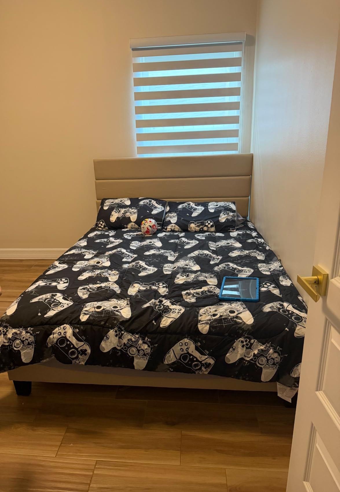 Allewie King Size Platform Bed Frame with Fabric Upholstered Headboard Gray customer photo 1