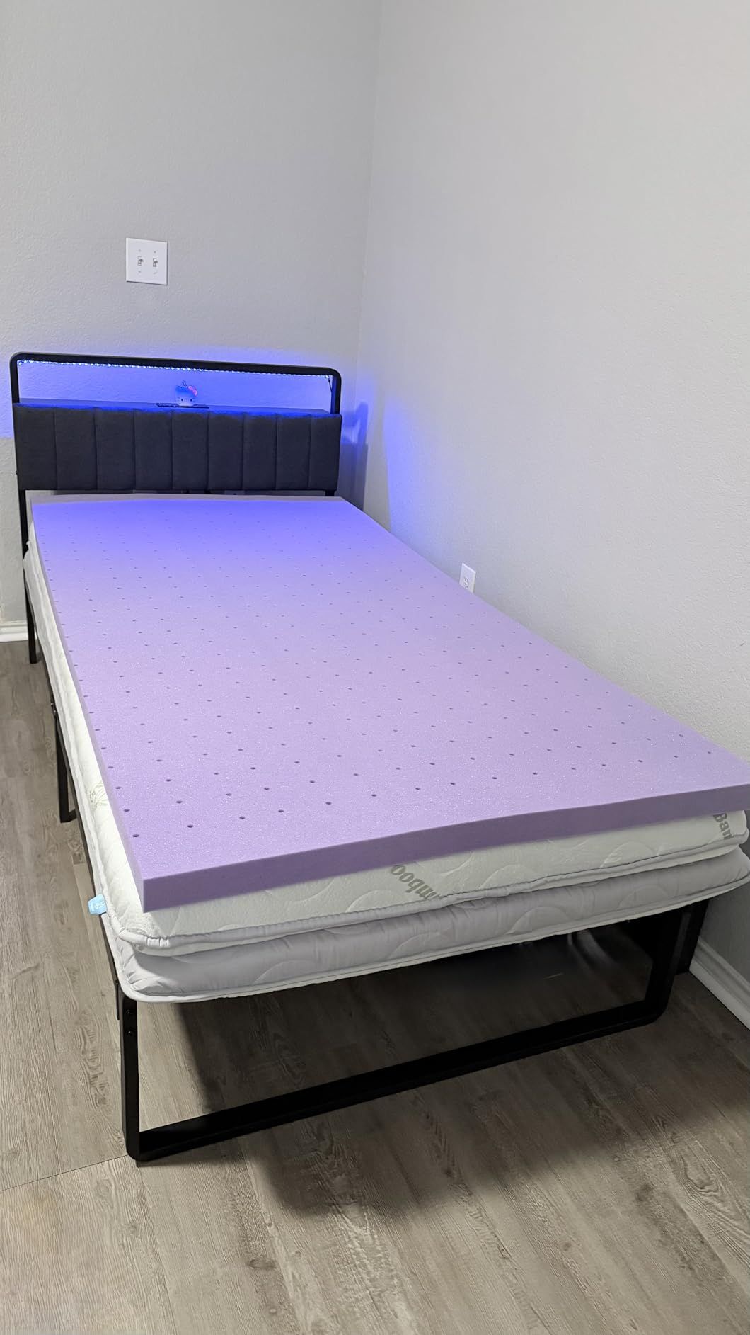 SINWEEK 2 Inch Gel Memory Foam Mattress Topper Ventilated Soft Pressure Relieve Mattress Pad, Breathable Bed Topper, CertiPUR-US Certified, Twin Size customer photo 1