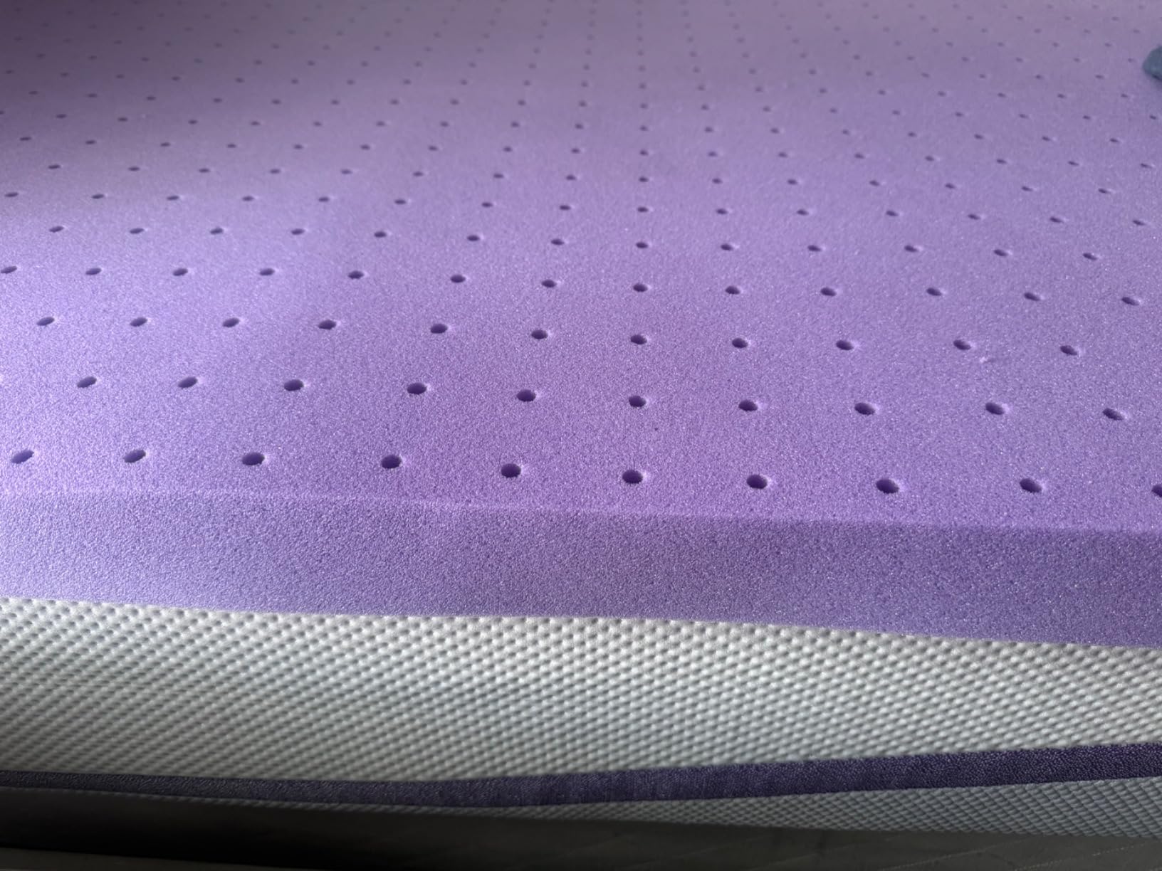 SINWEEK 3 Inch Gel Memory Foam Mattress Topper Ventilated Soft Pressure Relieve Mattress Pad, Breathable Bed Topper, CertiPUR-US Certified, Queen Size customer photo 1