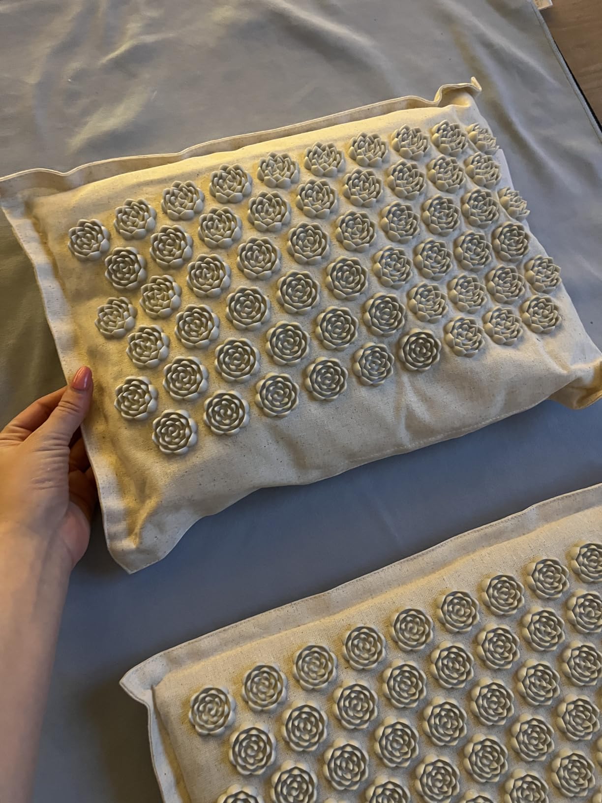 UNMERA Acupressure Mat and Pillow Set,Natural Linen & Coconut Fiber Filling customer photo 2