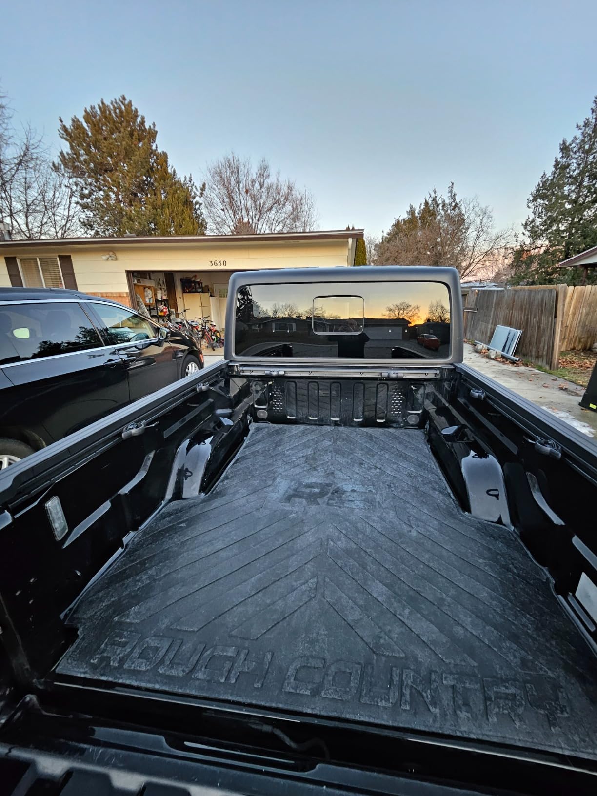 Rough Country Truck Bed Mat for Jeep Gladiator JT (2020-2025) – Fits 5' Bed, Tear-Resistant Heavy-Duty Rubber, Non-Slip Protection customer photo 1