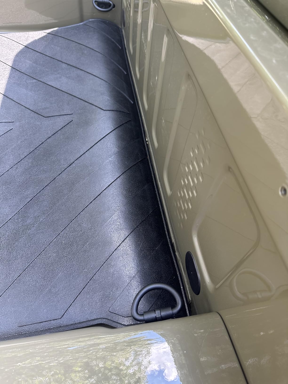 Rough Country Truck Bed Mat for Jeep Gladiator JT (2020-2025) – Fits 5' Bed, Tear-Resistant Heavy-Duty Rubber, Non-Slip Protection customer photo 2