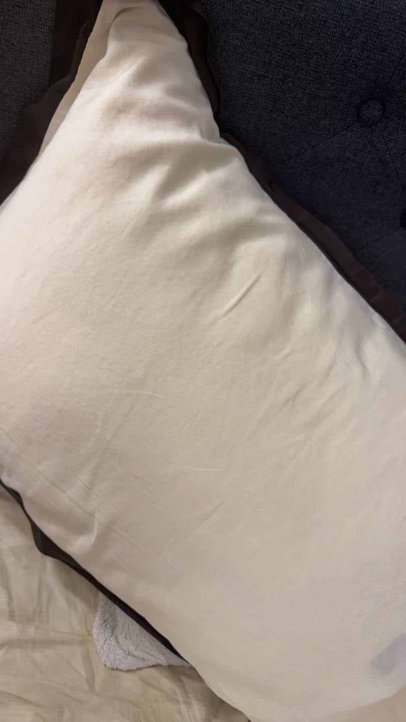 MZOIMZO Bed Pillows for Sleeping- Standard Size, Set of 2, Cooling Hotel Quality with Premium Soft Down Alternative Fill for Back, Stomach or Side Sleepers, 43x66CM customer photo 1