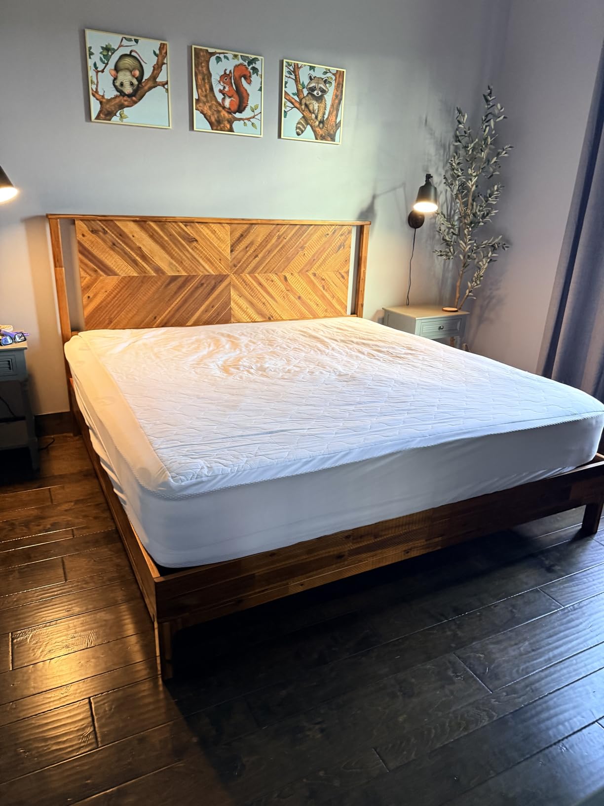 Bme Vivian 14 Inch Deluxe Bed Frame with Headboard, Rustic & Scandinavian Style with Solid Acacia Wood, No Box Spring Needed, 12 Strong Wood Slat Support, Easy Assembly, King, Rustic Golden Brown customer photo 1