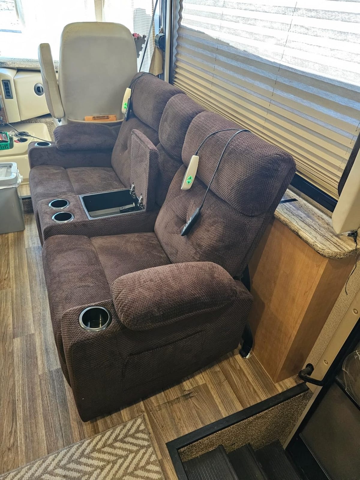Power Reclining Loveseat with Console, Power Loveseat Recliner Sofa with Heat and Massage, Extended Footrest, Wall Hugger RV Reclining Couch with Cup Holders, Lumbar Support for Living Room customer photo 2