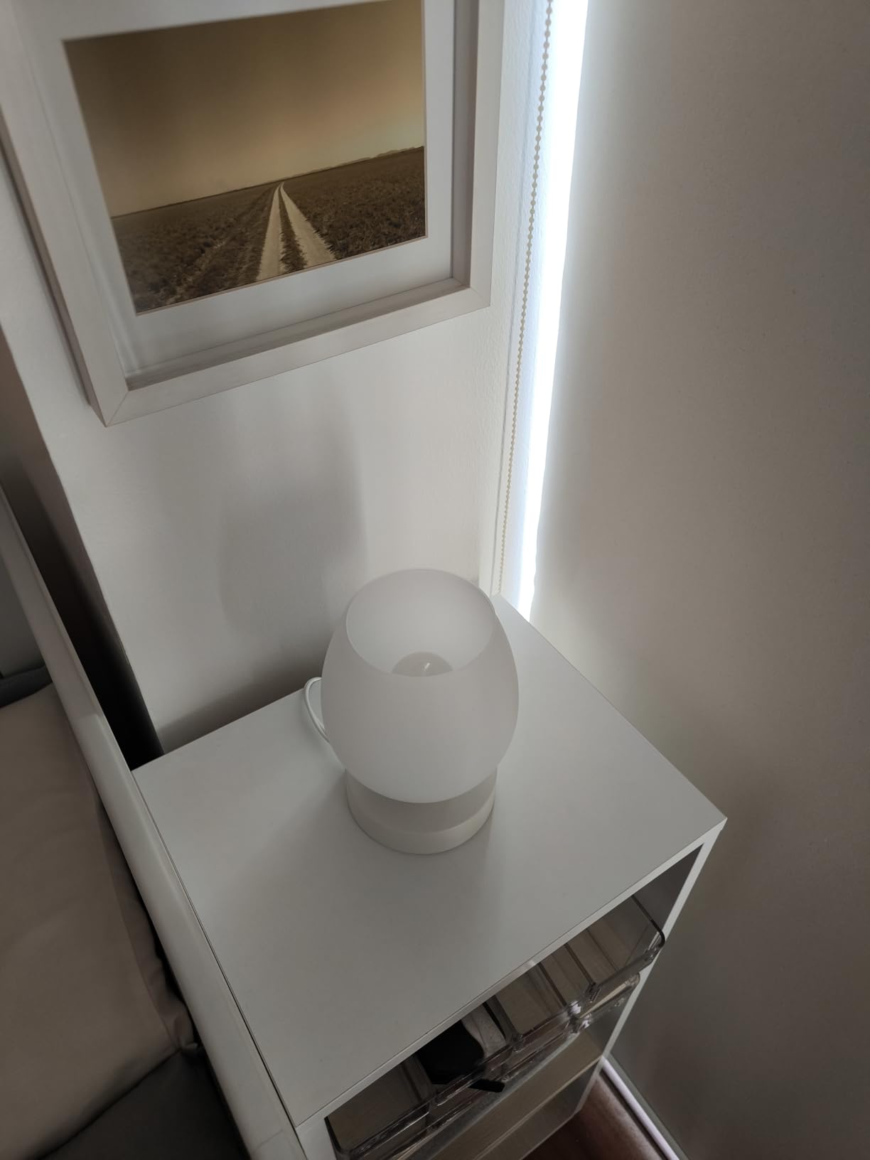 ONEWISH Small Bedside Lamp for Bedroom, 3-Way Dimmable Touch Control, 600 Lumen Bright Opal Glass Shade, 7.5 Inch Ultra Compact Nightstand Lamp, Warm White 2700K LED Bulb Included, Modern Design customer photo 2