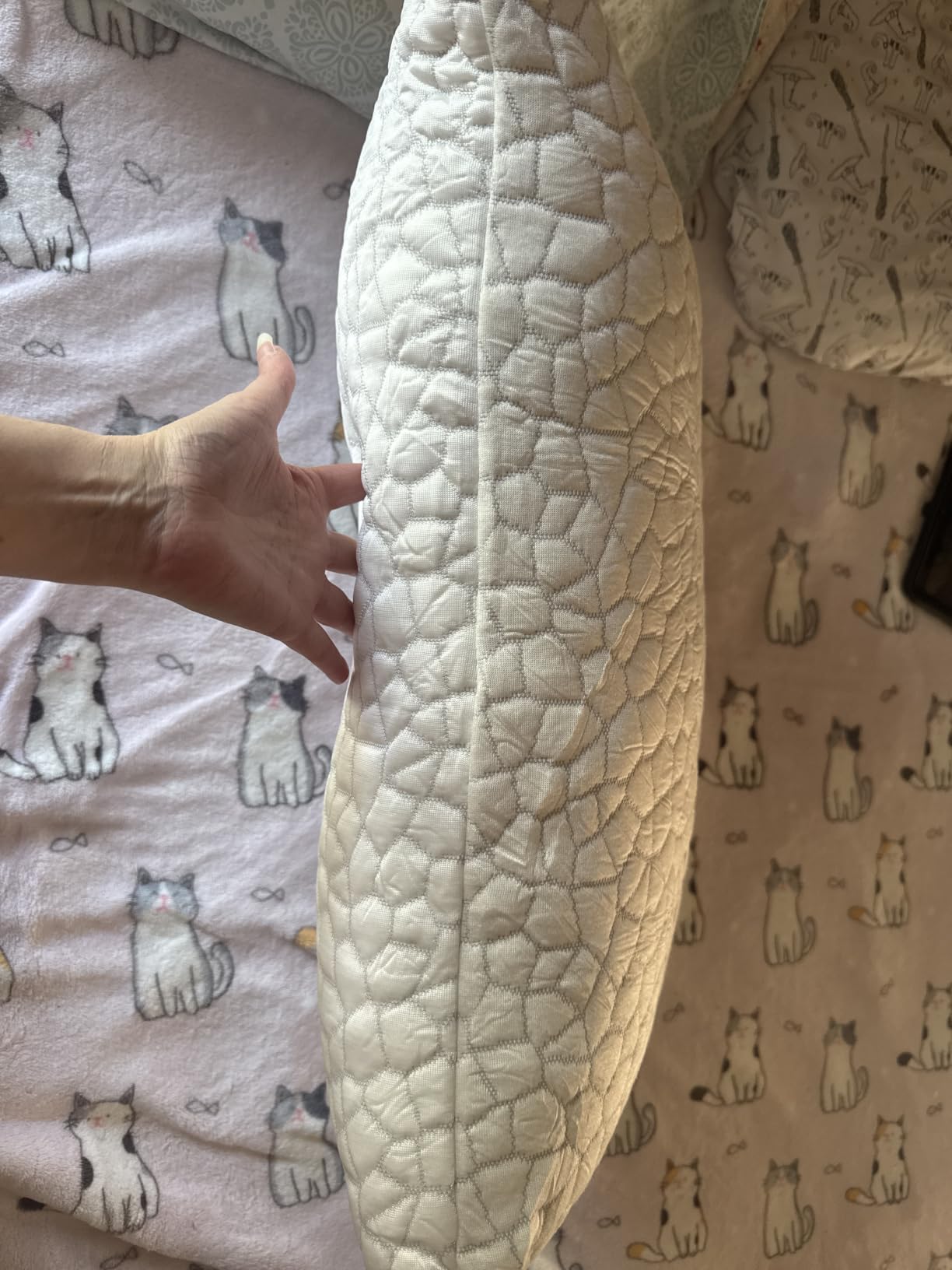 QUTOOL Cooling Pillow for Sleeping, CertiPUR-US Shredded Memory Foam Standard Pillow Set of 1, Cool Pillow for Hot Sleepers Adjustable Firm Pillow for Side,Back,Stomach Sleepers Soft Yet Support,White customer photo 2
