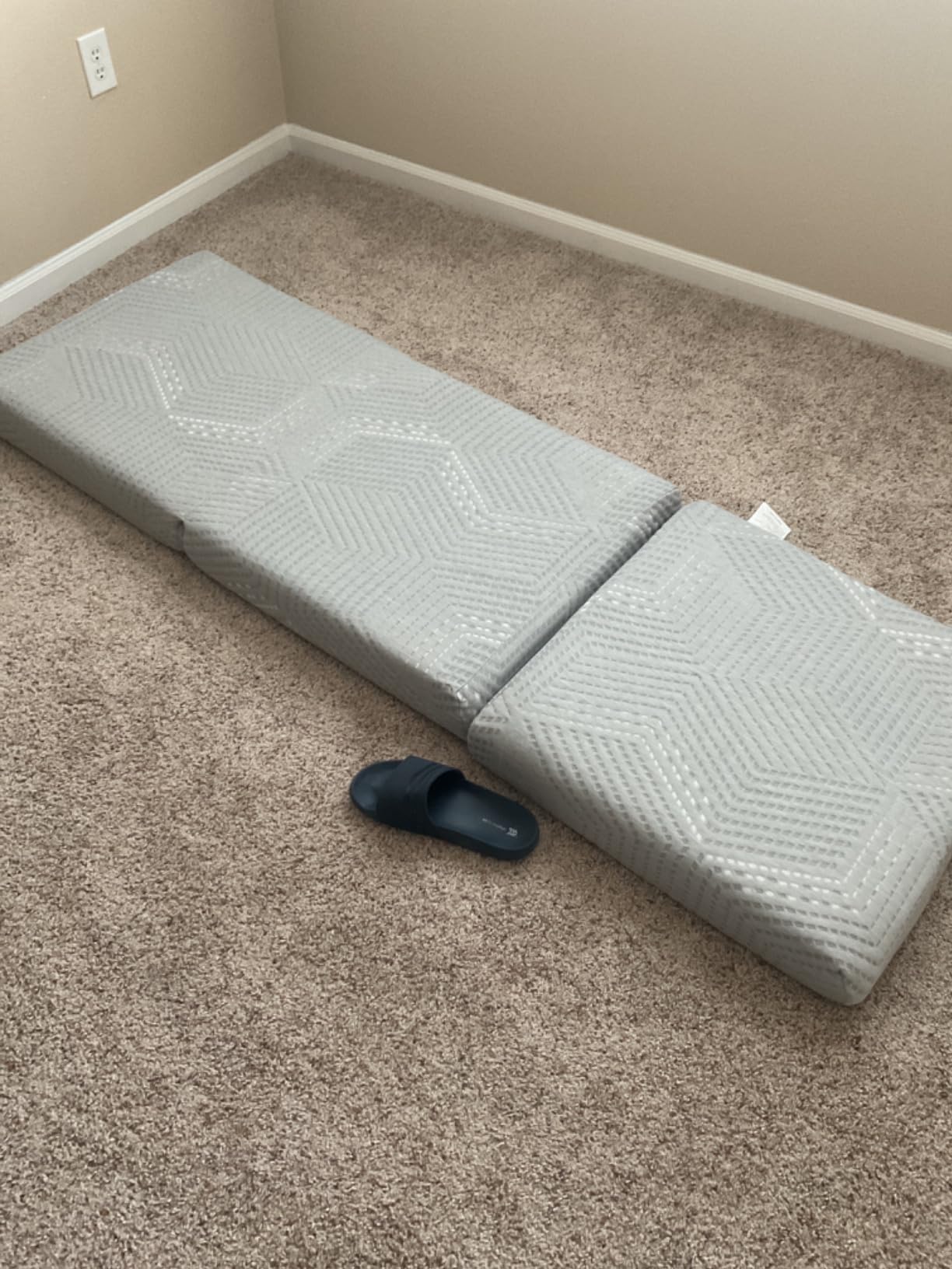 MLILY Single Trifold Mattress, 4 Inch Foldable Gel Memory Foam Mattress customer photo 2