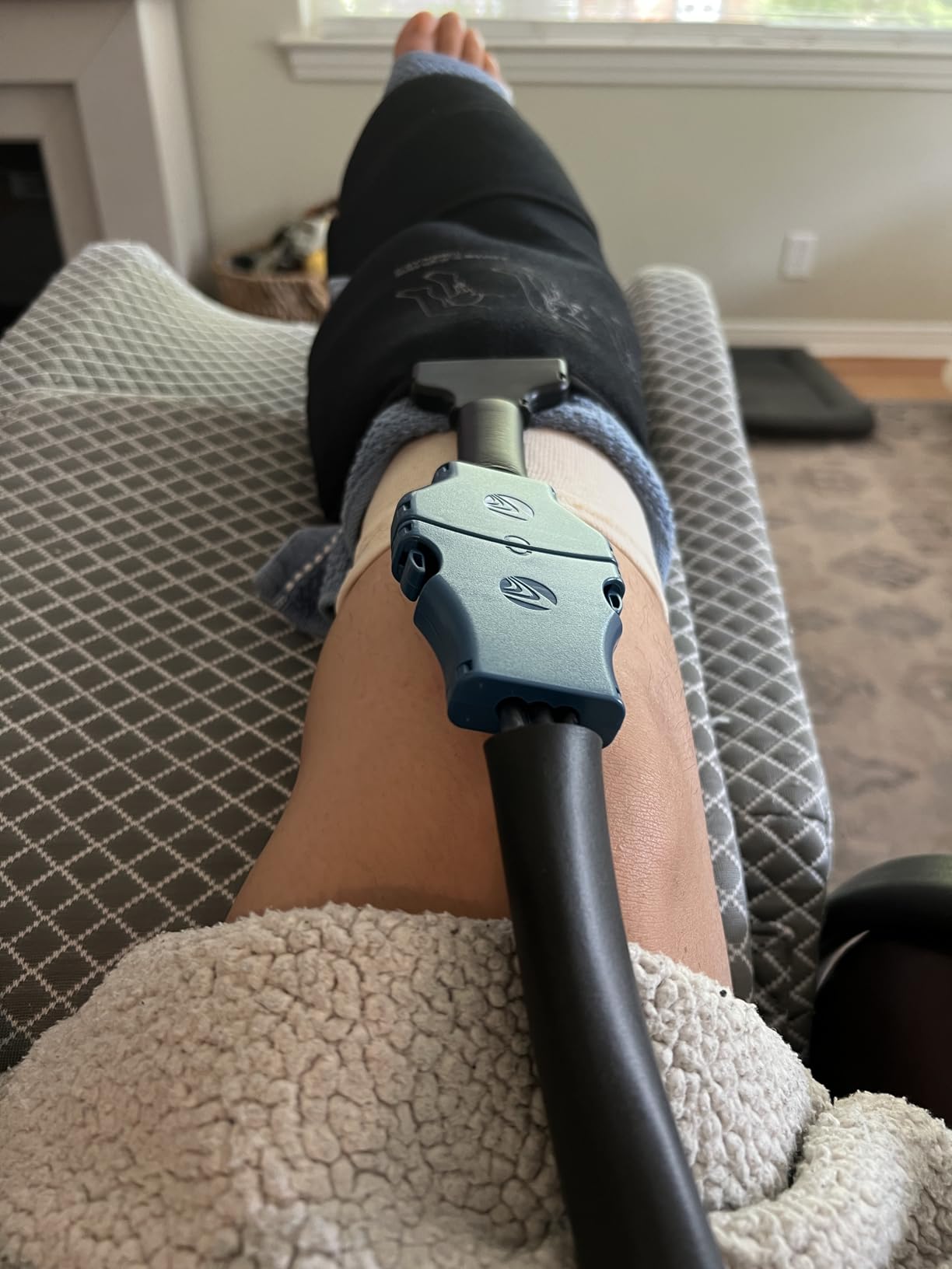 KingPavonini Adjustable Leg Elevation Pillows for Swelling After Surgery customer photo 1
