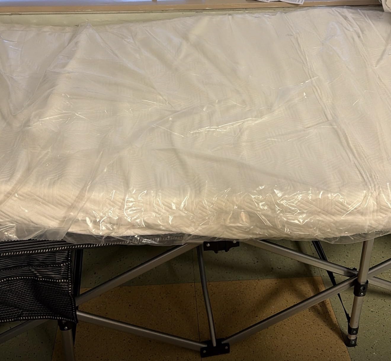 ABORON Extra Wide 28-Inch Folding Camping Cot for Adults with Mattress customer photo 2