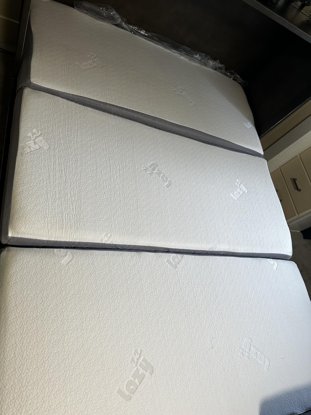 Lazyzizi Folding Mattress,Memory Foam Tri-fold Mattress with Breathable & Washable Bamboo Fiber Fabric Cover, Foldable Floor Guest Bed for Camping, Road Trip, 6Inch Queen customer photo 2