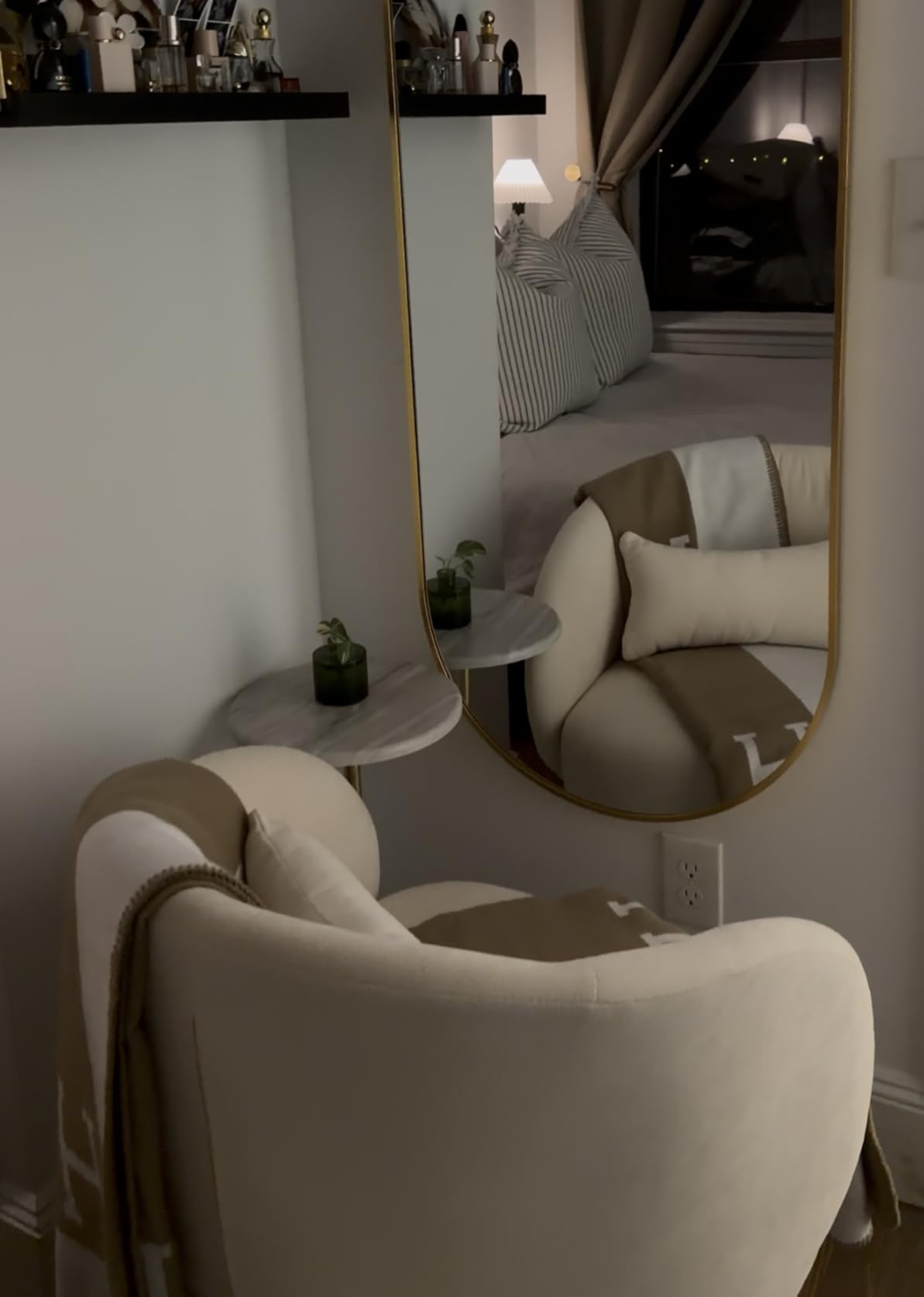 360 Degree Swivel Barrel Chair Accent Small Vanity Chair, Linen Beige customer photo 1
