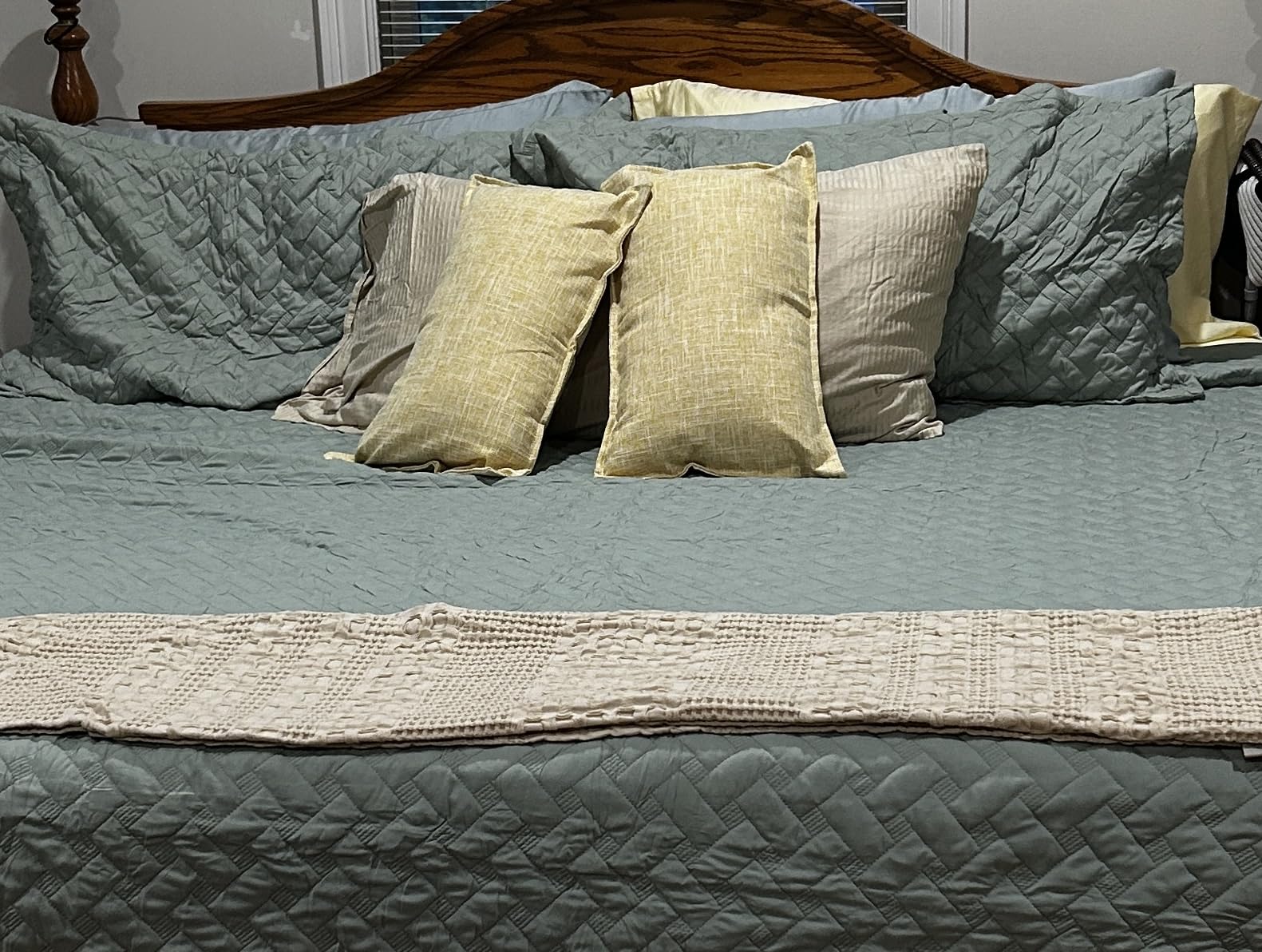 Bedsure Quilts Queen Size, Lightweight Comforter Set, Light Grey Bedspread customer photo 1