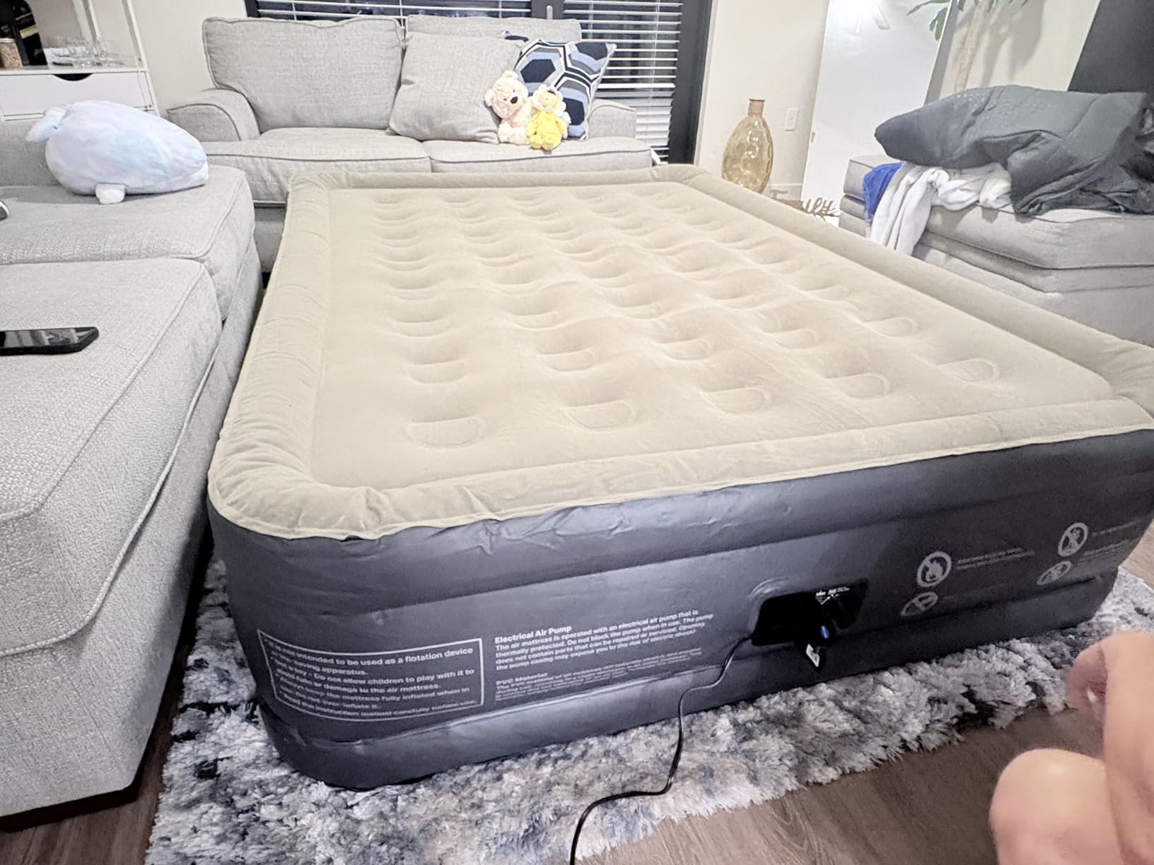 iDOO Queen Air Mattress with Built in Pump, 18