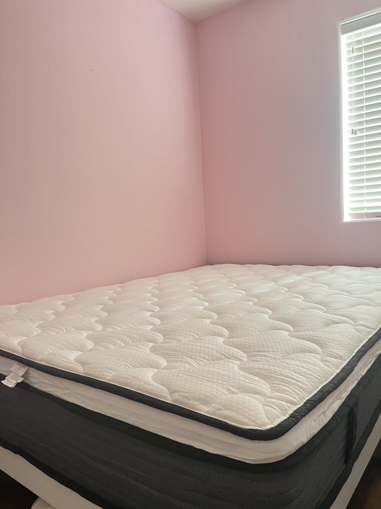 Queen Size Mattress, 12 Inch Hybrid Mattress in a Box, Back Pain Relief, Edge Support, Cooling Pillowtop Gel-Memory Foam & Individual Pocket Innerspring, Medium Firm, Fiberglass Free customer photo 1