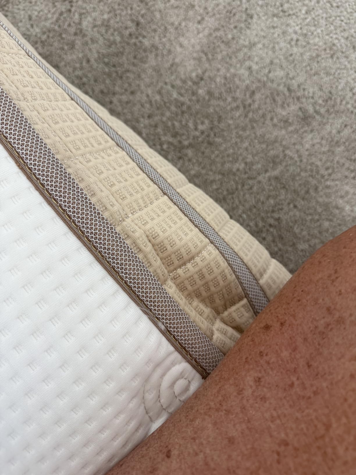 BedStory Extra Firm Queen Mattress 12 Inch, Hotel Collection Hybrid Mattresses in a Box with Cooling Gel & Pocket Springs for Back Pain Relief and Couples, CertiPUR-US Certified, Fiberglass-Free customer photo 2