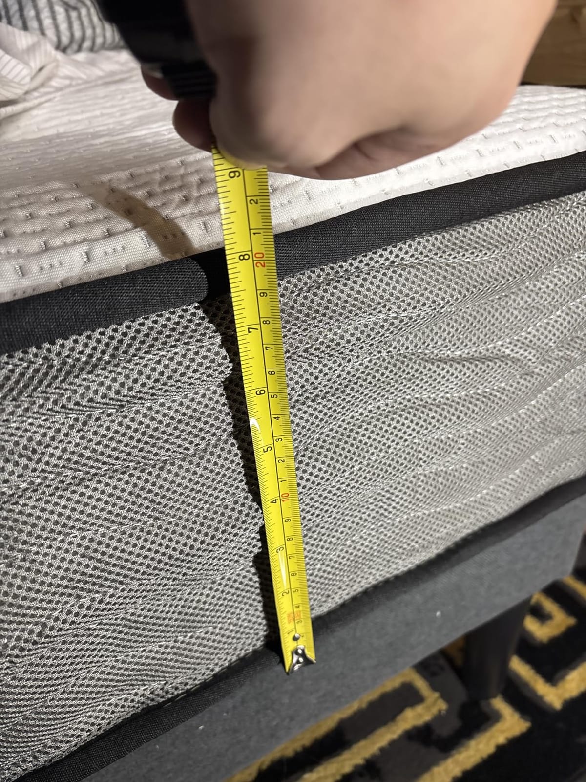 Zinus 10 Inch Support Plus Pocket Spring Hybrid Mattress / Strong Coils for Durable Support / Pocket Innersprings for Motion Isolation / Mattress-in-a-Box, King customer photo 2