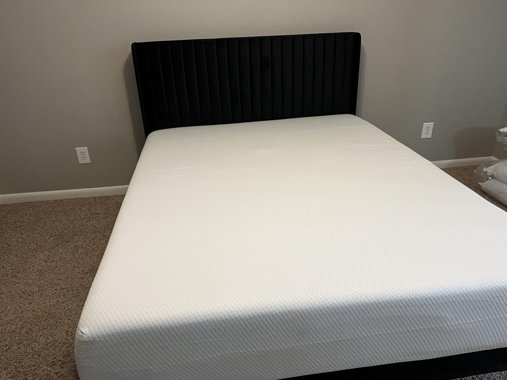Zinus Memory Foam 12 Inch Green Tea Mattress, King, White customer photo 1