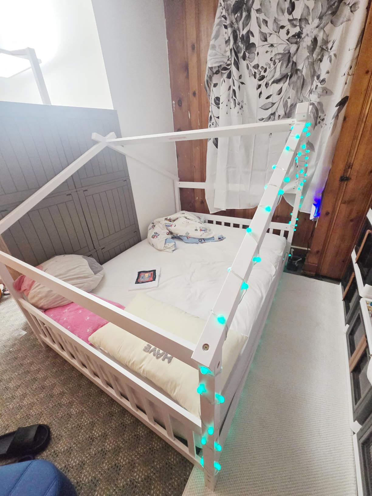KOMFOTT Twin Wood House Bed for Kids, Low Profile Floor Bed Frame with Roof, Headboard & Footboard, Tent Bed for Toddlers, Boys & Girls, Wood Montessori Bed, No Box Spring Needed (White) customer photo 1