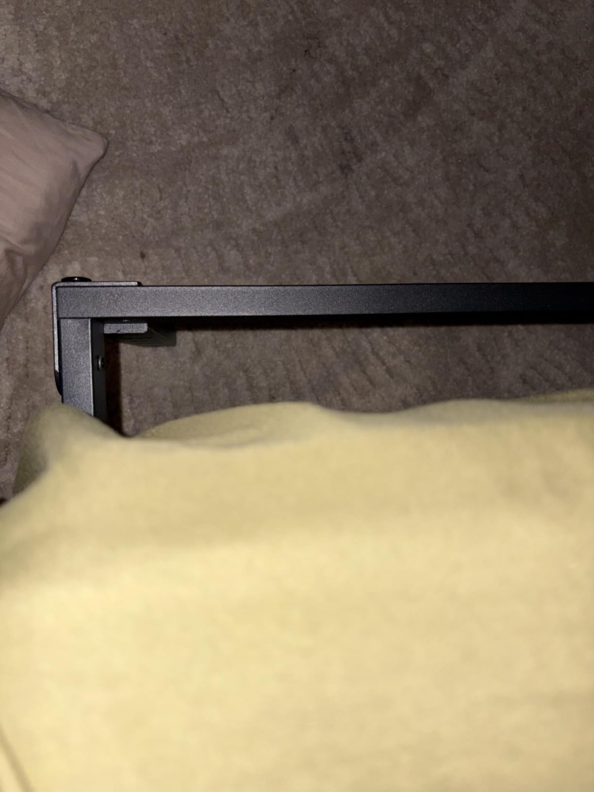 HLIPHA Metal Platform Bed Frame 18 Inch Tall,No Box Spring Needed,Queen Size Bed with Heavy Duty Strong Support Slats,Easy to Assemble,Black customer photo 1