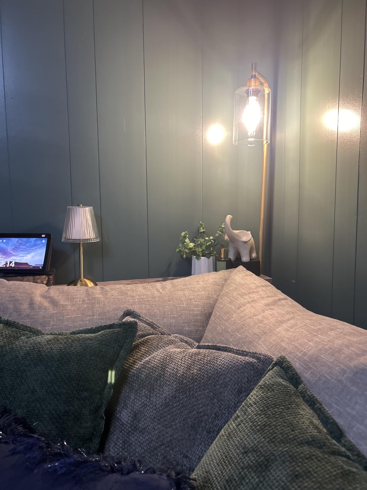 Ziisee Floor Lamps for Living Room - Industrial Standing Lamp with Glass Shade, Modern Gold Floor Lamp with LED Bulbs, Farmhouse Floor Lamp for Bedroom, Tall Lamp for Office - Gold customer photo 2