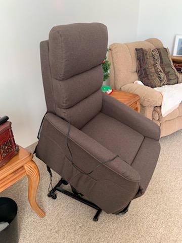 HOMCOM Power Lift Recliner Chair for Elderly, Easy Assembly, Black customer photo 2