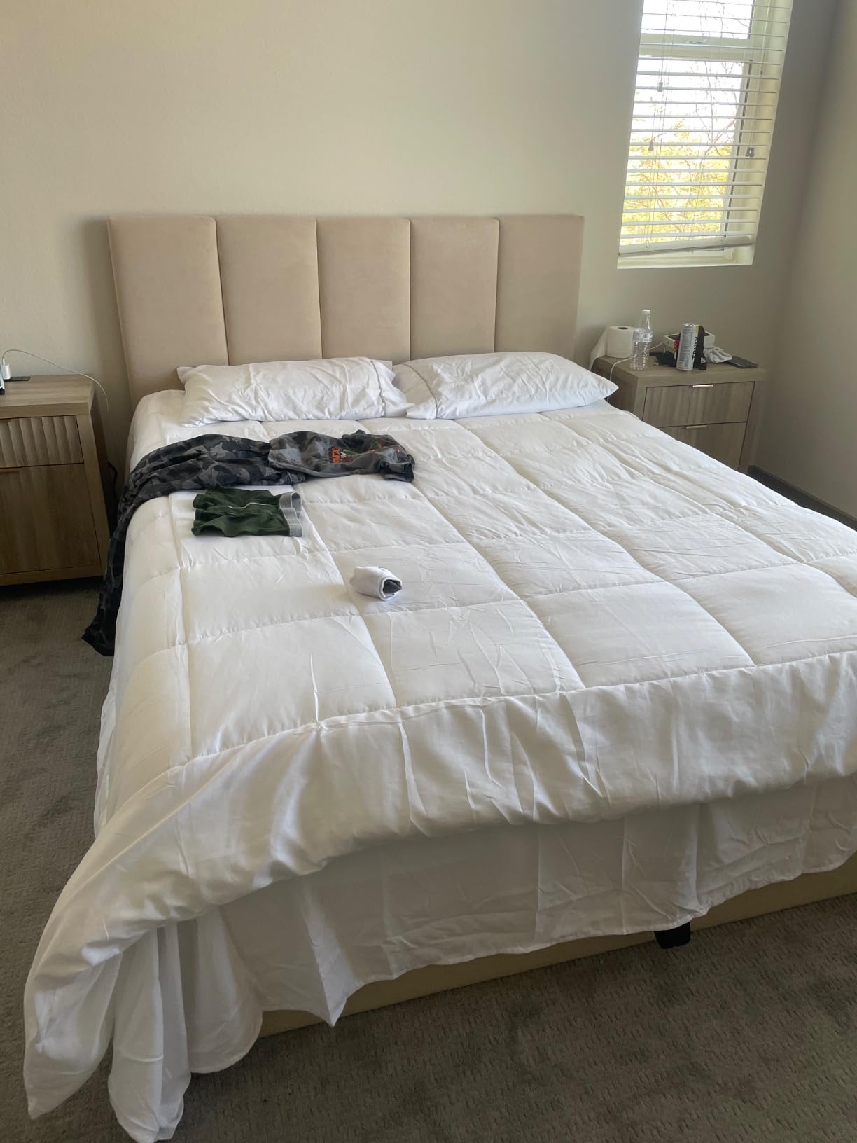 VELOCAVA King Size Upholstered Lift-Up Storage Bed, Beige Linen-Look Fabric Bed Frame with Vertical Panel Headboard, Hydraulic Lift Storage, Wooden Slat Support, No Box Spring Needed customer photo 2
