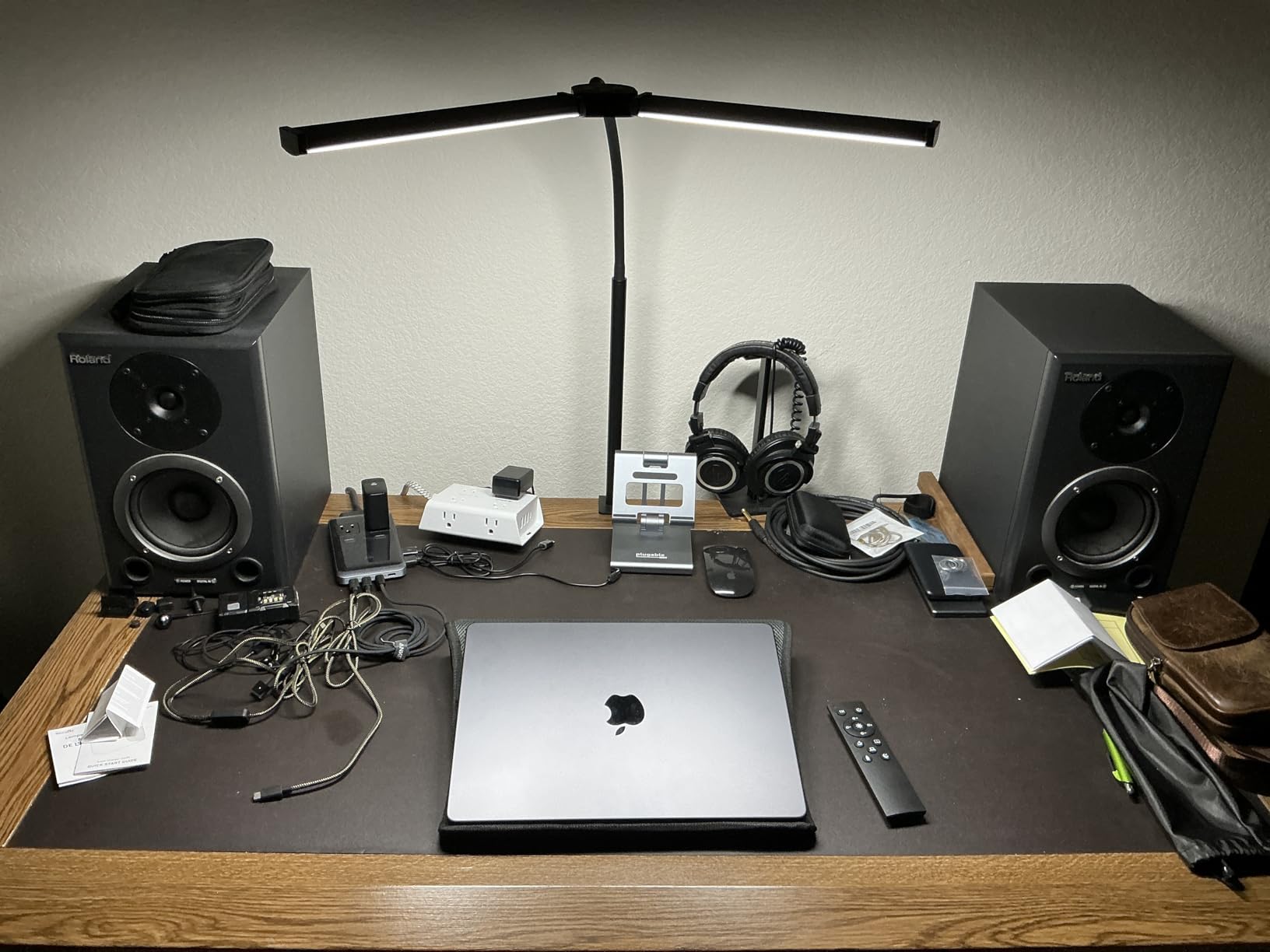 Motumen Led Desk Lamp for Home Office, Eye-Care Desk Light Clamp, Black | Smart Double Head Computer Monitor Table Clip Lamp, Adjustable Flexible Goose-Neck, 25 Lighting Models, Task Lamp customer photo 1