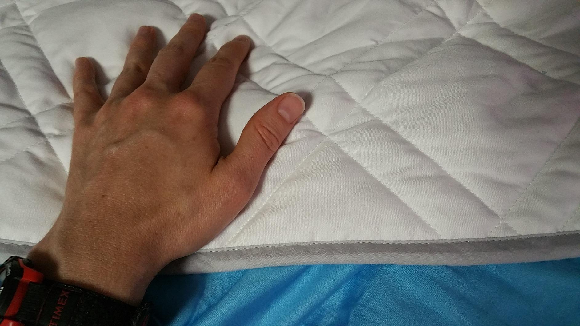 Aricove Cooling Weighted Blanket for Adults, 25lbs, Queen/King Size, 80x87 inches, Silky Soft Bamboo Viscose, Machine Washable, White customer photo 2
