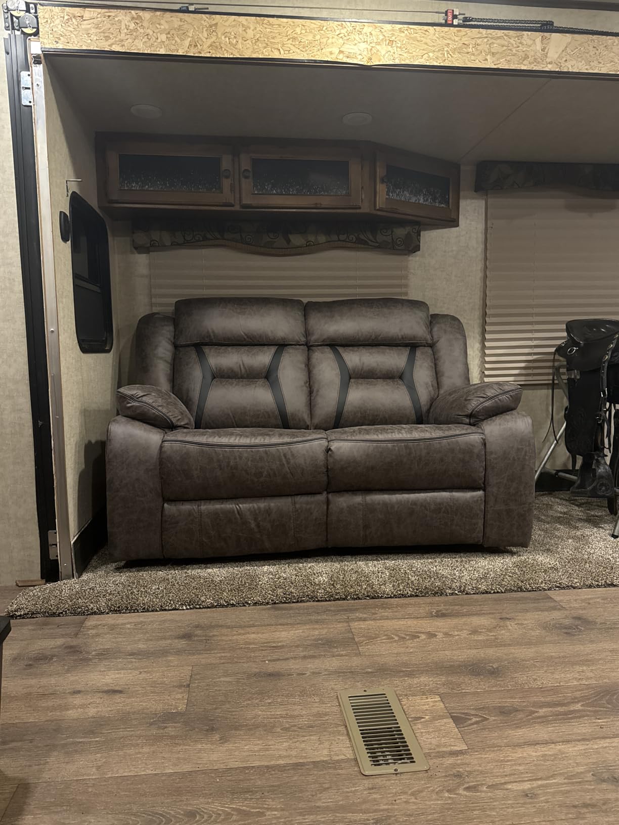 EBELLO Faux Leather Manual Recliner Chair, Modern Design Single Reclining Sofa Chair with Comfortable Armrest and Backrest, Furniture for Living Room, Bedroom, Brown customer photo 2