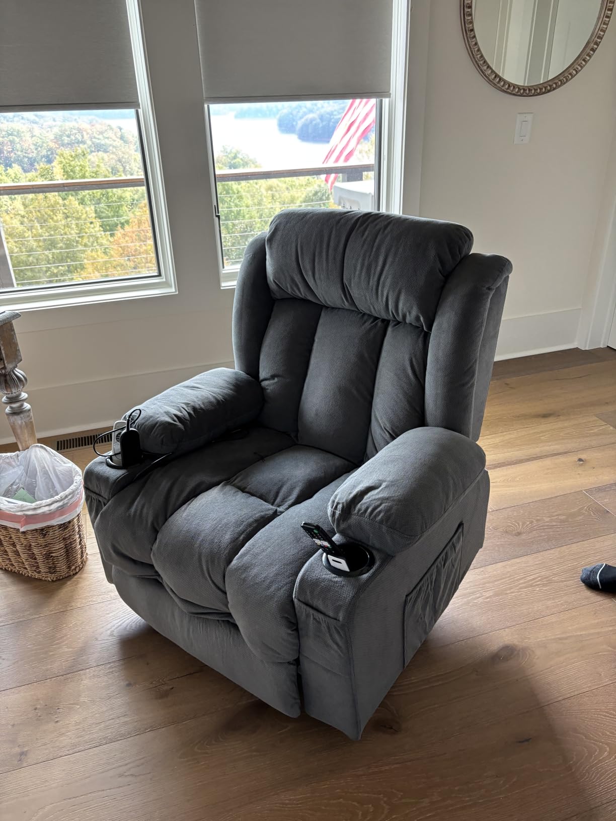 BOSMILLER Power Lift Recliner Chair for Elderly with Vibration Massage and Lumbar Heating Electric Oversized Single Sofa with Cup Holder and USB Charge Port for Living Room customer photo 1