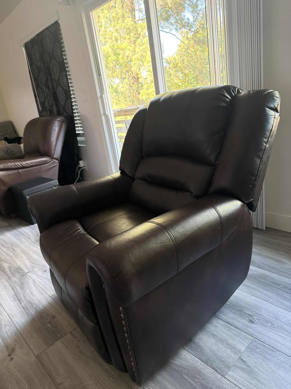 CANMOV Leather Recliner Chair, Classic and Traditional Manual Recliner Chair with Comfortable Arms and Back Single Sofa for Living Room, Dark Brown customer photo 1
