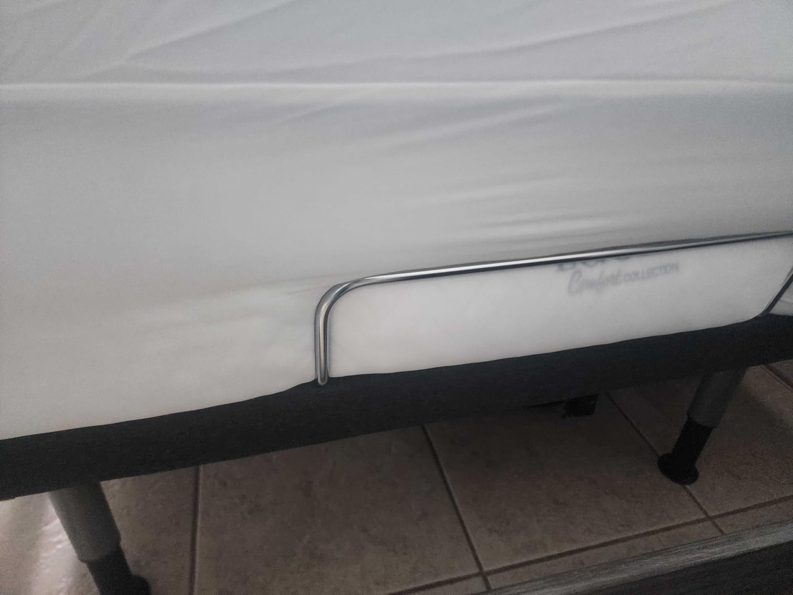 Adjustable Bed Frame Queen with Massage -Wireless Remote Electric Power Bed Foundation Under-Bed Lighting | Zero Gravity | USB PortsX2 | Height Adjustable Legs customer photo 2