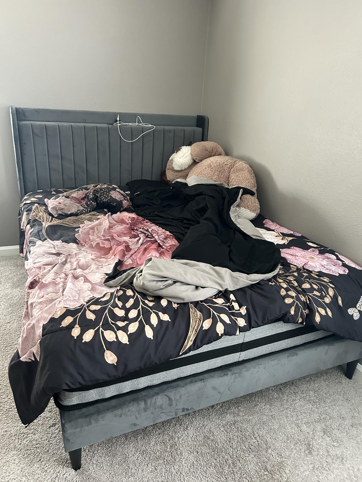 Yaheetech Queen Bed Frame with Channel-Tufted Storage Headboard, Beige customer photo 2