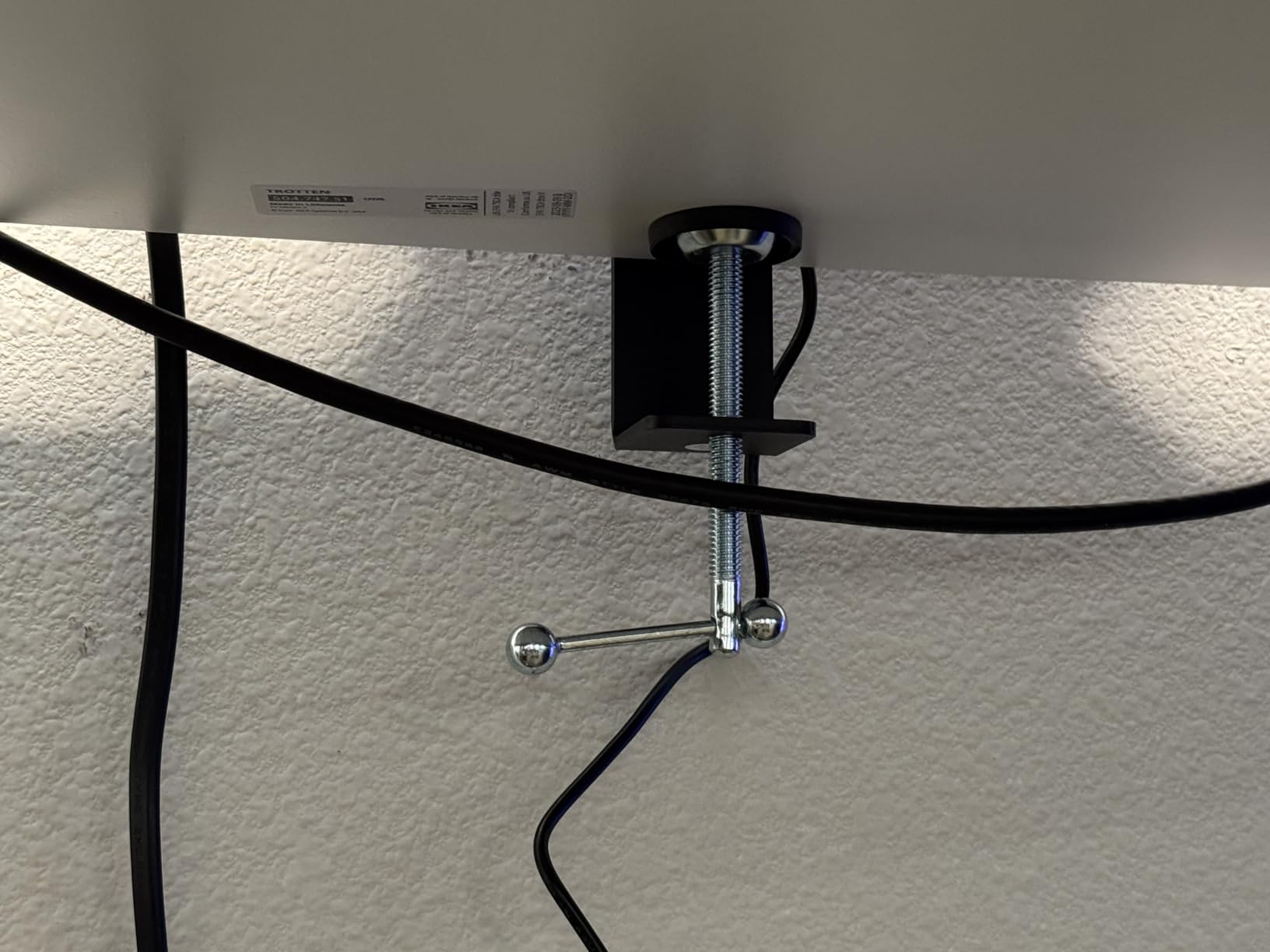 Honeywell Wide Desk Lamp with Clamp for Dual Monitors, 22W Full-Spectrum Eye-Caring LED Desk Lamp for Home Office, 3-Section Adjustable Architect Light for Large Desk, Stepless Dimming, 3000K-5700K customer photo 2