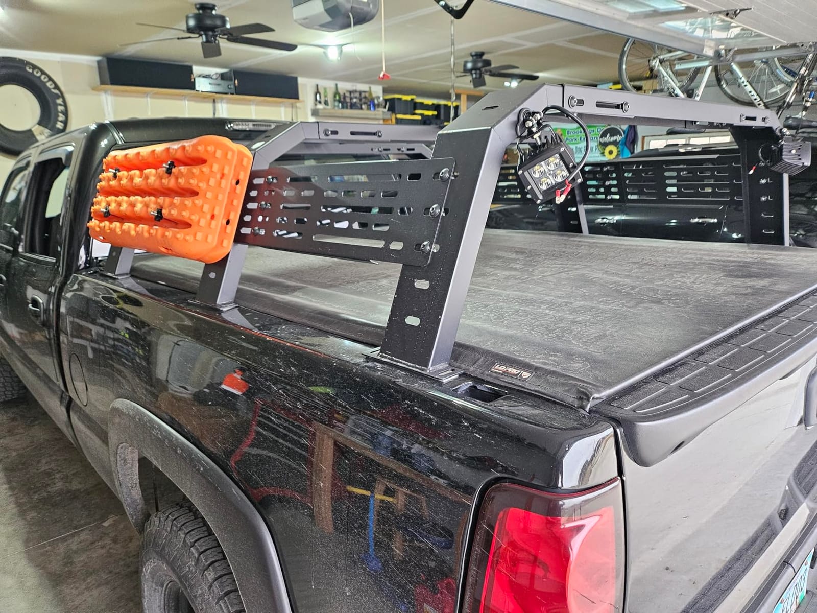 VEVOR Overland Truck Bed Rack, 14.4-17.3 in Height, Adjustable Bed Cargo Rack with Security LED Light, Compatible with Ram 1500/Tundra/Silverado 1500/F150/Gladiator JT/Colorado/Canyon/Ranger/Maverick customer photo 2