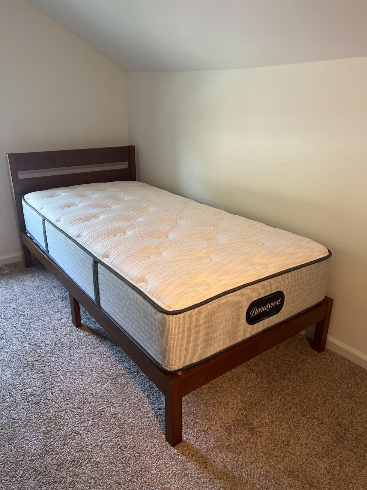LIFEMENT Signature Wood Platform Bed Frame with Headboard, Essential, Noise Free, Under Bed Storage, No Box Spring Needed, Easy Assembly (Natural, Queen (U.S. Standard)) customer photo 1
